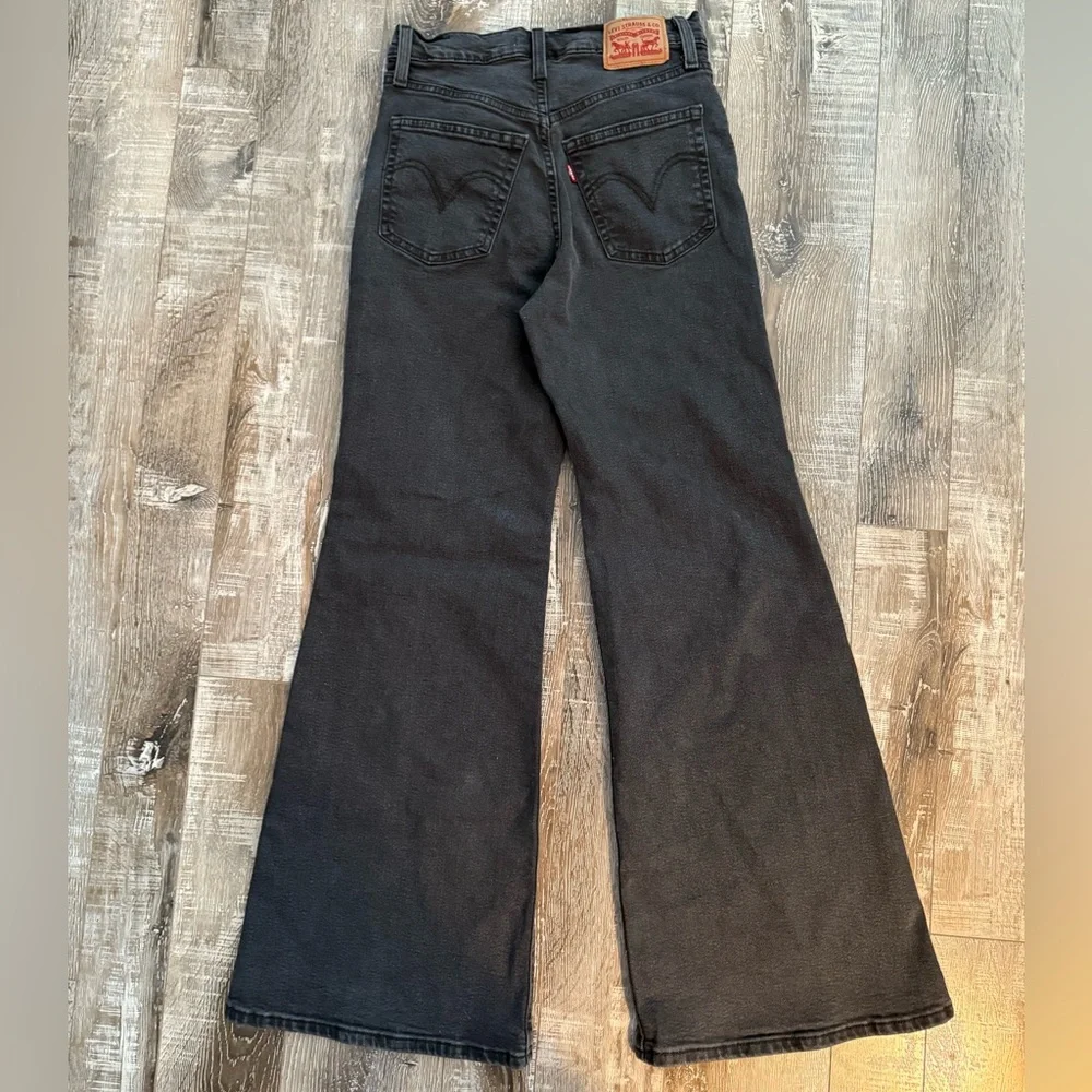 Levi's Women's ribcage bell Jeans - Picture 3 of 6